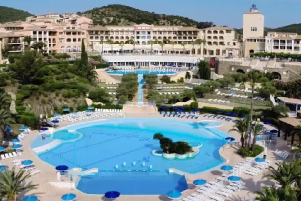 Superbe Appartement Village Cap Esterel 4P Climatise Сен-Рафаэль Экстерьер фото