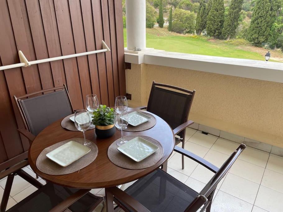Superbe Appartement Village Cap Esterel 4P Climatise Сен-Рафаэль Экстерьер фото